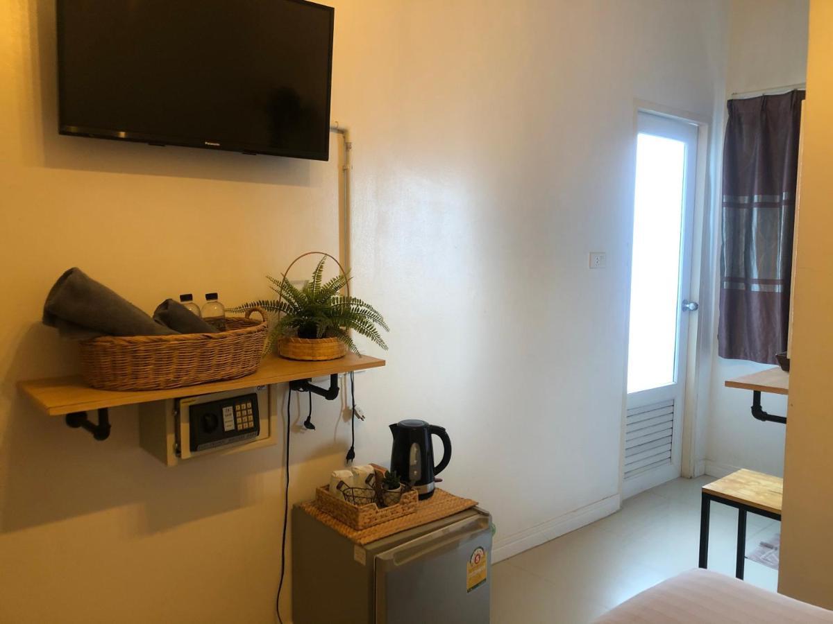 Samed Big Whale Hostel Rayong Exterior photo