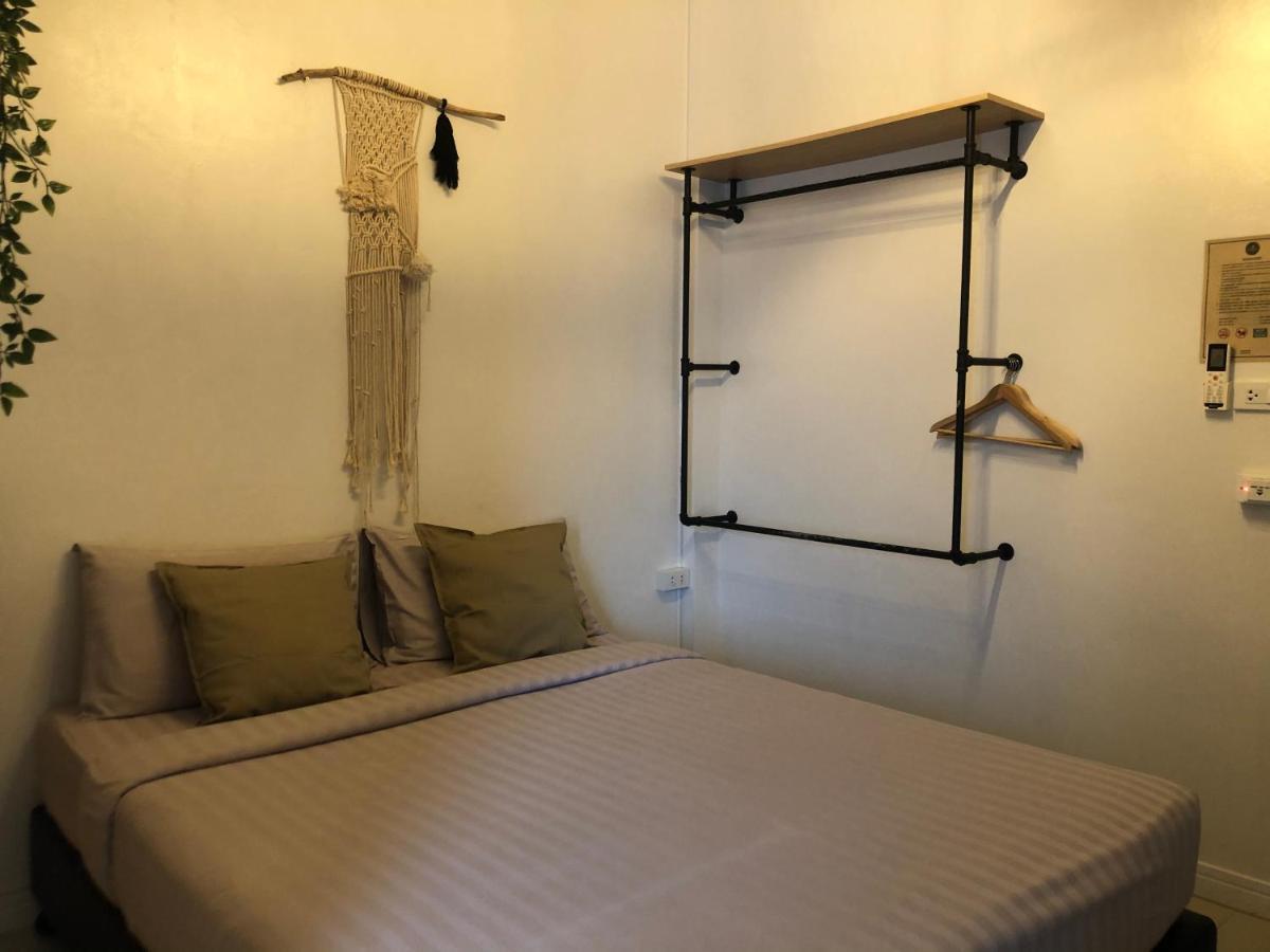 Samed Big Whale Hostel Rayong Exterior photo