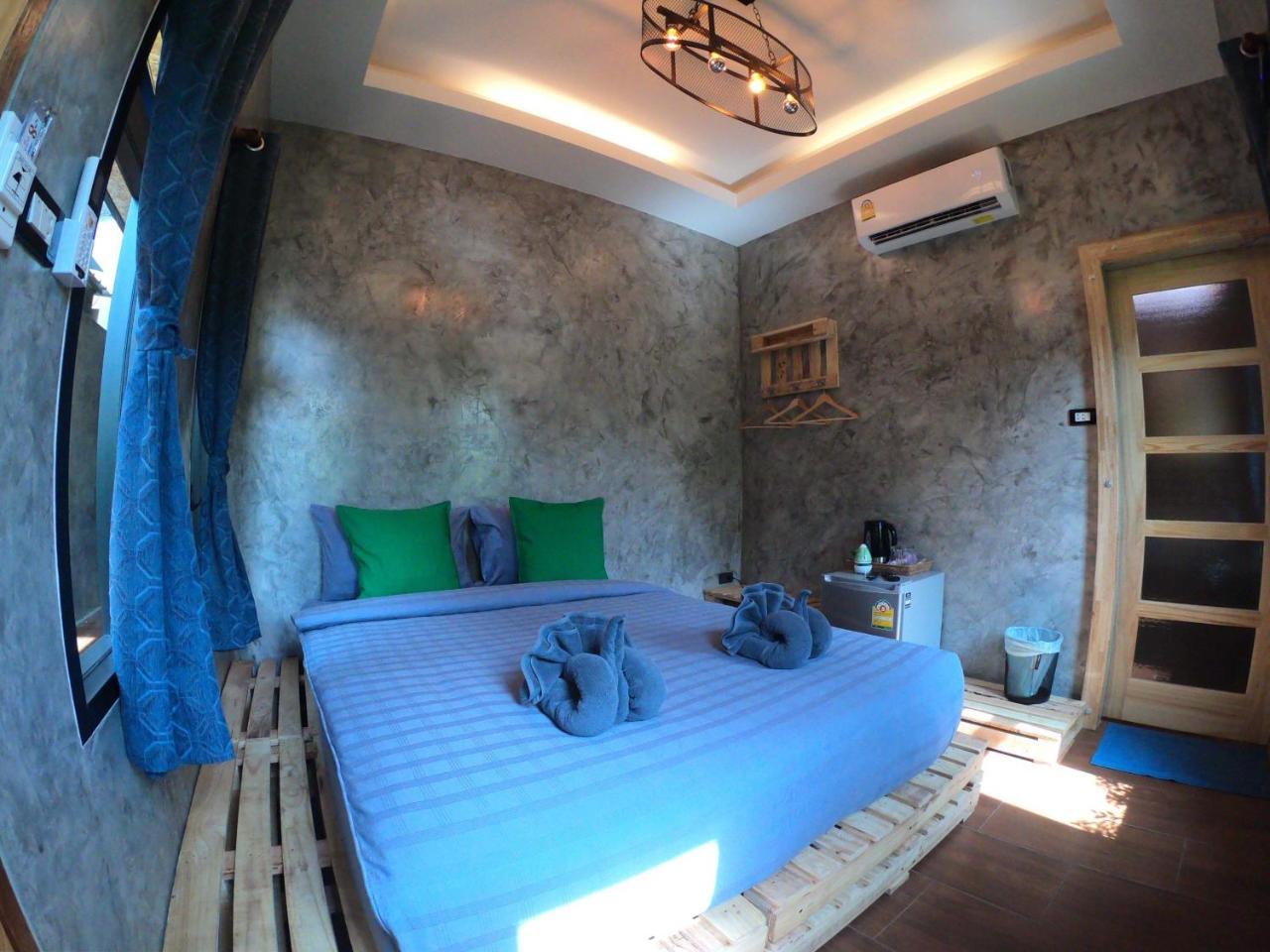 Samed Big Whale Hostel Rayong Exterior photo